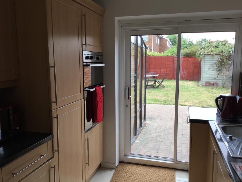 4 Bed House Next To Basildon Town Centreヴィラ エクステリア 写真