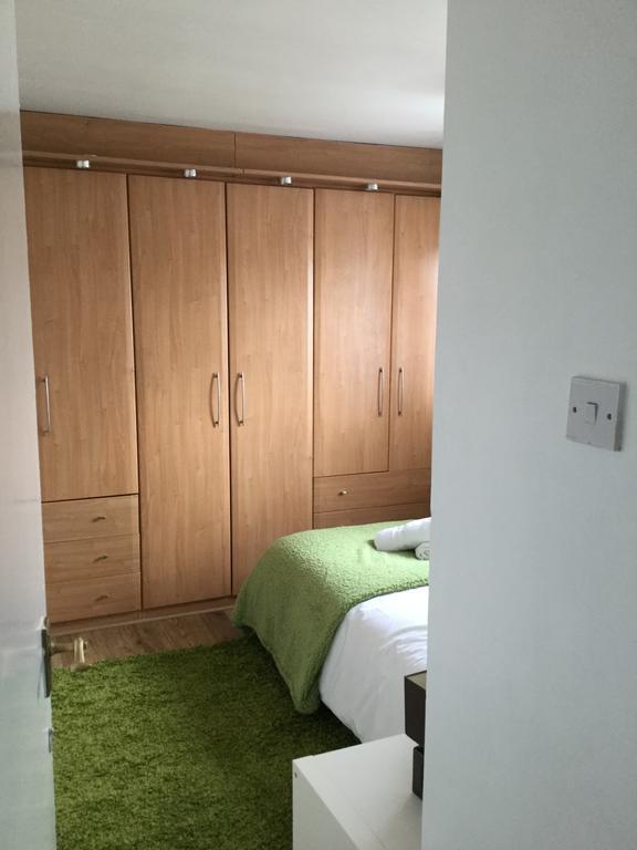 4 Bed House Next To Basildon Town Centreヴィラ エクステリア 写真